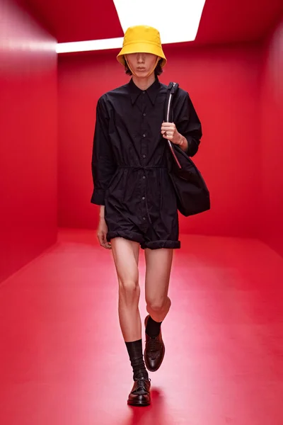 Look 2